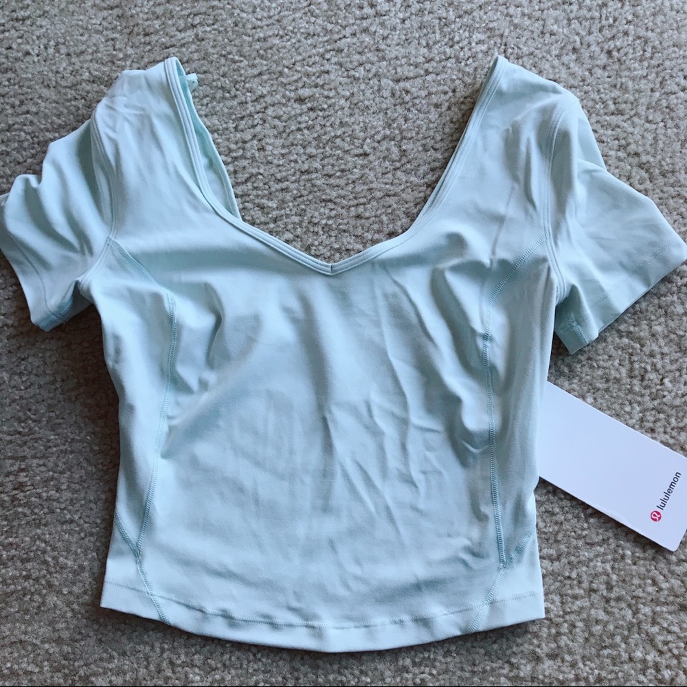 NWT Lululemon Align Tee Size 4 Christmas Gift